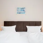 Apartment 512, Seepark *