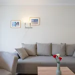 Apartment 512, Seepark