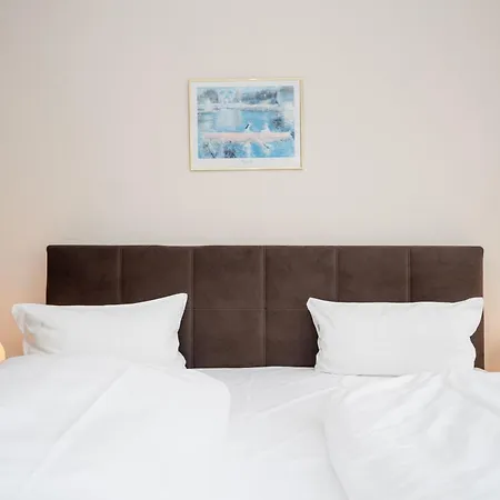 Apartment 512, Seepark *