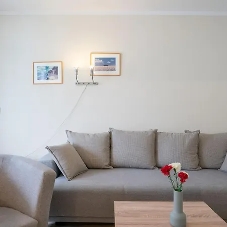 Apartment 512, Seepark