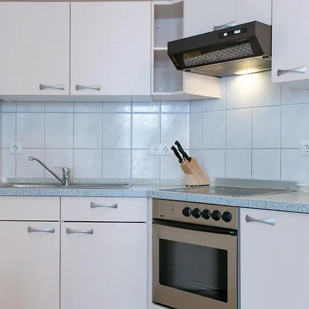 512, Seepark Apartment *