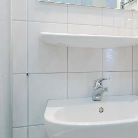 512, Seepark Apartment