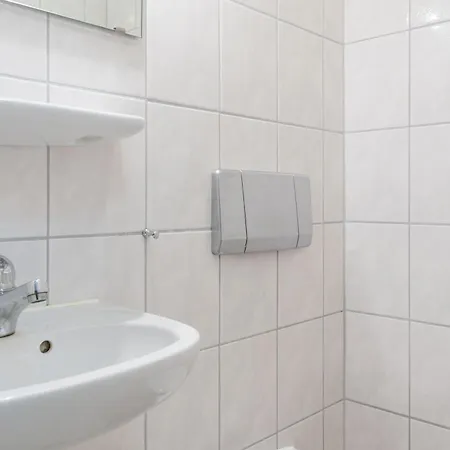 512, Seepark Apartment *