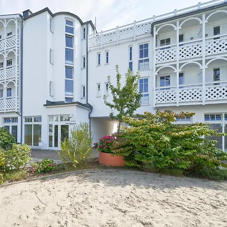 Apartment 512, Seepark *